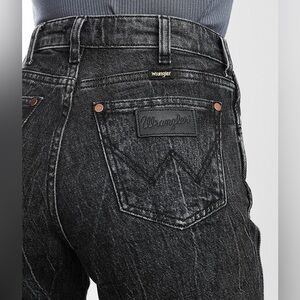 Wrangler Women's Mom Jeans Size 27